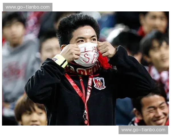 红衣之巅的宿命：浦和红钻与上海上港，那场永不褪色的亚洲“火红德比”